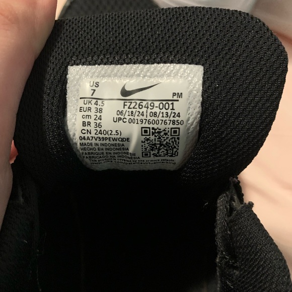 Women's size 7 Black Nike Sneakers with Leopard Accent - Picture 2 of 5